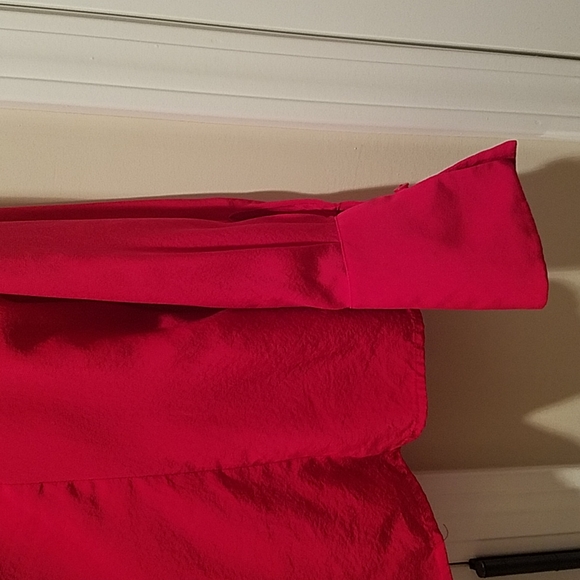 Casual Corner petite red silk blouse - Picture 5 of 6